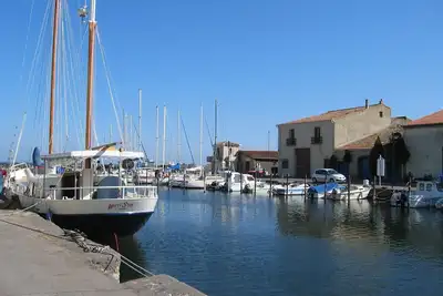 Image de Terrace waterside views. Au bord de l'eau à Marseillan. Booking 2026 now