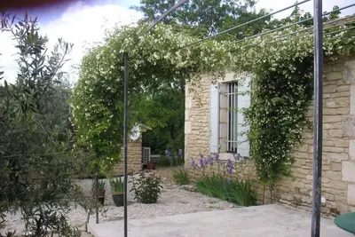 Image de Le jardin d' Adam Maison avec jardiGordes un des plus beaux villages de France