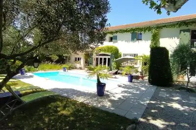 Image de Un Vieux Mas en Provence, soleil et Piscine