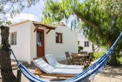 Image de Charmant Cottage avec terrasse privée et piscine partagée