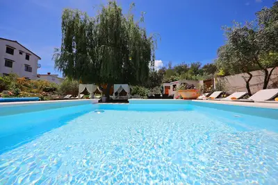 Image de Piscine chauffée avec sauna