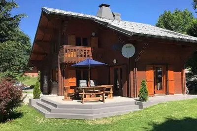Image de Chalet Louis Family Ski Chalet Chalet 4 chambres Ă coucher ouvert pouvant accueillir 9 personnes