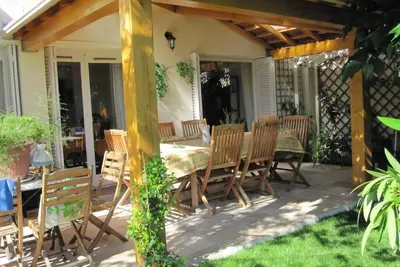 Image de Appartement/villa confortable au rez de jardin d'une maison de 2 étages