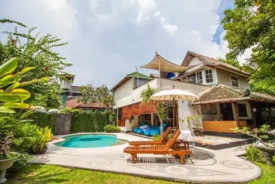 Image de Villa Traditionnelle 8br Central Seminyak