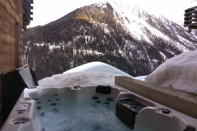 Image de Chalet Rouge, Beauregard, Grimentz, duplex de luxe avec bain à remous, (6-7 personnes)