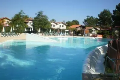 Image de Appartement dans Village  Les   Pins  situé sur un golf