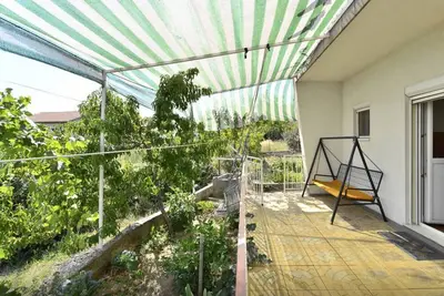 Image de Appartement idyllique et traditionnel de 4 chambres près de Split pour jusqu'à 10 personnes