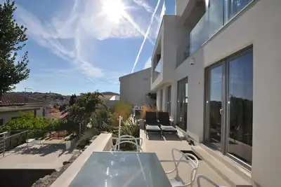 Appartement design 2, maison neuve moderne avec une belle vue mer et