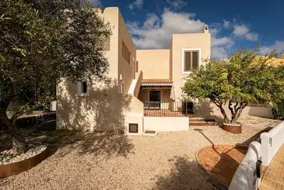 Image de Can Noves-Villa avec terrasse et Bbq dans un quartier central et calme