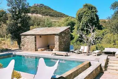 Image de Villa spacieuse et calme, dans le village, grand jardin 2000 m2, 10mn des plages