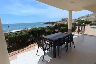 Image de Appartement Vue Mer Avec Piscine Communitaire 20m Plage 4-5 Pers.
