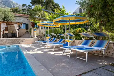 Image de Villa traditionnelle en pierre pour profiter de la mer, du soleil, du silence, de la piscine, du jardin et de la mer