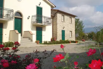 Image de La villa Casine dispose de sept appartements avec une grande piscine, WiFi gratuit et un parking