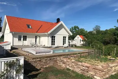 Image de Ölandsvilla dans un endroit pittoresque et ensoleillé avec tout le confort.