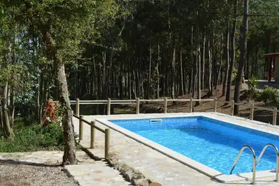 Image de Maison rustique avec piscine