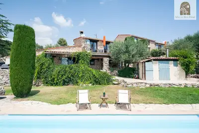 Image de Luxueux et romantique Olive Farm House Apartment avec interiordesign magnifique