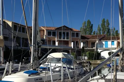 Image de Port Grimaud 2p avec clim + wifi privé