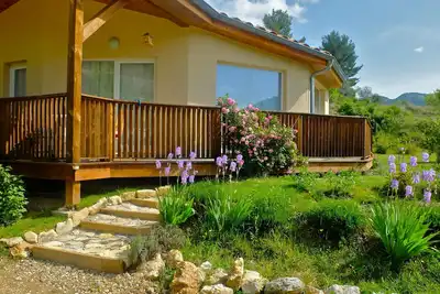 Image de Jolie maison récente ossature bois avec vue sur le Ventoux pouvant accueillir 5