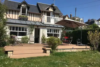 Image de Maison de charme à 100 m de la plage, entièrement rénovée et fonctionnelle