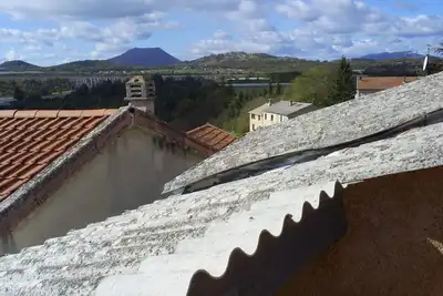 Image de Petite maison dans le centre de Theze, avec vue sur la vallée de la Durance,