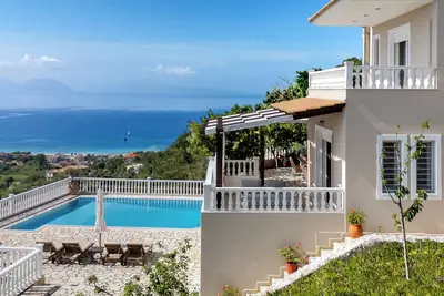 Image de Villa avec piscine privée et vue panoramique sur la mer à Vasiliki, Leucade