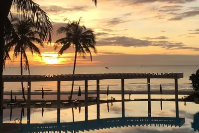 Image de Beach Front Condo avec océan spectaculaire