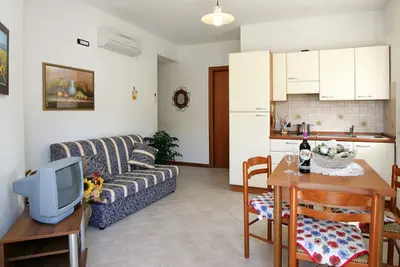 Image de Appartement dans Villa vue sur la mer: air conditionné, balcon, cool, à l'abri.