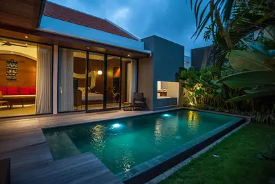 Image de Villa romantique avec une chambre et piscine privée au coeur de Legian