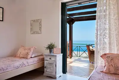 Image de Villa de luxe dans Apostolata 5 ★ resort, 3br, vue sur la mer, parking gratuit!