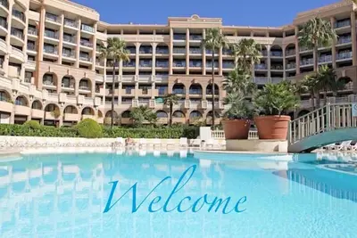 Image de #Cannes Front Beach Pools 2/3 Rooms