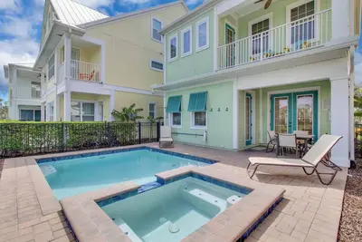 Image de Margaritaville Resort Orlando - 3 chambres / 3 salles de bain - 8029 Surf Street - Surf à droite