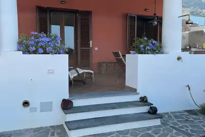 Image de Lipara-Villa sur la mer avec de belles terrasses et des vues panoramiques, Wi-fi