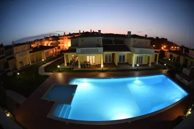 Image de Emplacement fabuleux Appartement 2 chambres, 4 terrasses à 150 mètres du practice