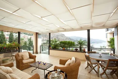 Image de Appartement de luxe, terrasse avec vue sur la mer, piscine, parking privé