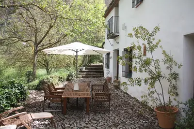 Image de Ferme traditionnelle de 100 ans avec piscine privée et vue sur la montagne