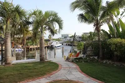 Image de Mise à jour de Waterfront Beach Home Tavernier / Key Largo