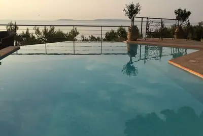 Image de Bastide romantique avec vue imprenable sur la mer Ă 5mn Ă pieds