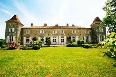 Image de Chateau Des Egrons; Élégant et magique avec court de tennis et piscine chauffée
