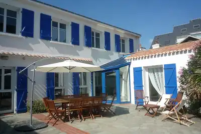 Image de Villa - St Gilles Croix de Vie - 25 m de La Plage Boisvinet -vue sur entrée port