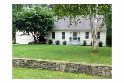 Image de 4 Bdrms, 2 Baths & Lg Outdoor Entertaining Space, 1 Mile to Mother's Beach / Golf