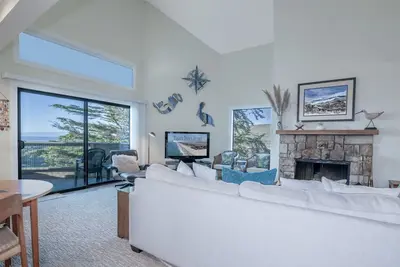 Image de Pajaro Dunes Resort: Condo de plage premium magnifiquement décoré - Nouveau sur le marché! !