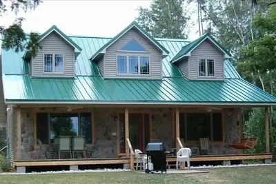 Image de Belle maison au bord du lac avec ponton sur S. Lac Manistique