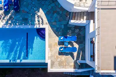 Villa avec piscine et vue extraordinaire