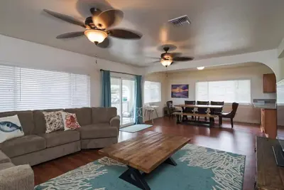Image de Walk to Ocean from house- close to Byu-H & Polynesian Cultural Cntr 3 bed 2 bath