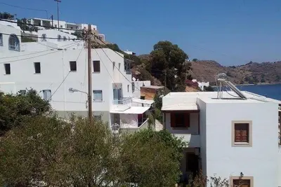 Image de Maison locale avec vue imprenable au centre de Skala