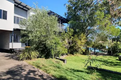 Image de 4 Coolberry Court - Maison familiale moderne de deux étages avec piscine et espace extérieur couvert