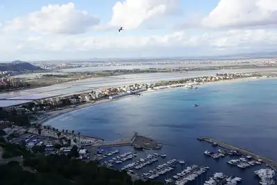 Image de Appartement panoramique avec une vue imprenable sur la ville (avec WiFi gratuit)