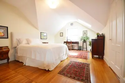 Image de Appartement lumineux et ensoleillé dans un cottage victorien