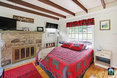 Image de Cottage Efficiency mignon près de Pine Creek