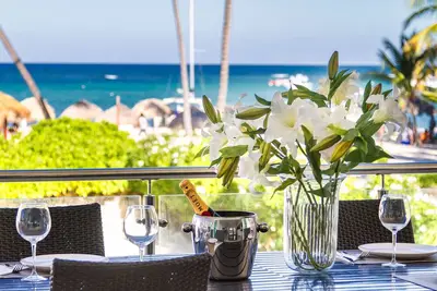 Image de Fully-Staffed 8-Br Luxury Villa - Beach, Heated Pool & Game Room + Bonus